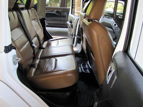 Used 2021 Jeep Wrangler Unlimited Sahara w/ Cold Weather Group image 20