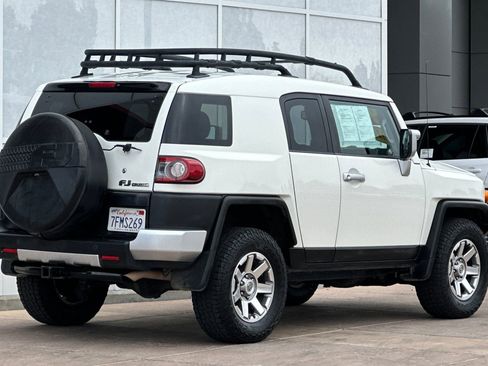 Used 2014 Toyota FJ Cruiser 4WD image 4