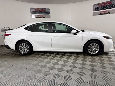 Used 2025 Toyota Camry LE image 2