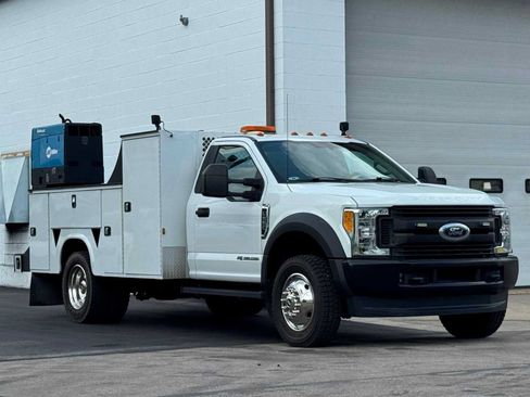 Used 2017 Ford F550 4x4 Regular Cab Super Duty image 2
