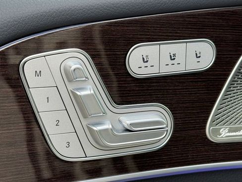 New 2025 Mercedes-Benz GLS 450 4MATIC image 17