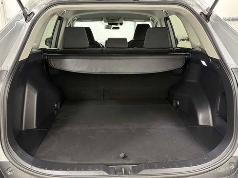 Used 2019 Toyota RAV4 LE w/ Carpet Mat Package AWD/4WD image 26