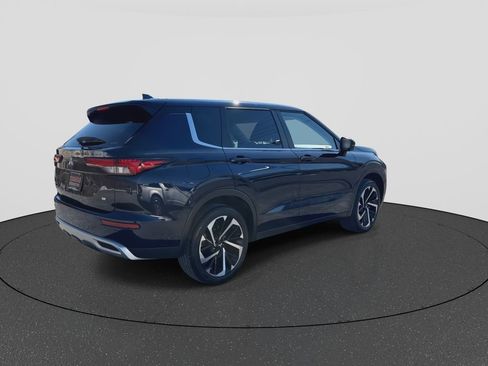 Used 2024 Mitsubishi Outlander SE image 8