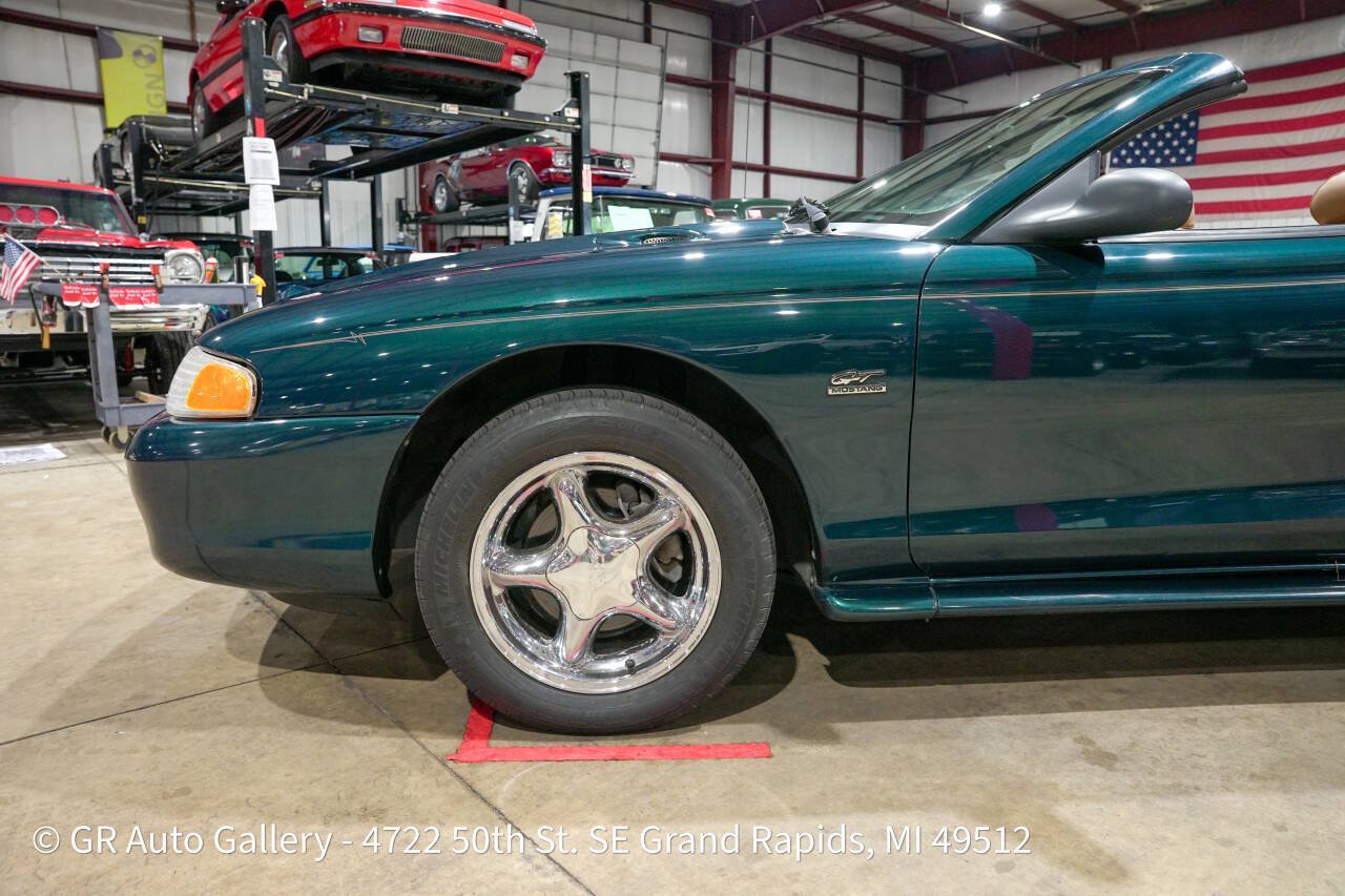 Used 1994 Ford Mustang GT RWD image 3