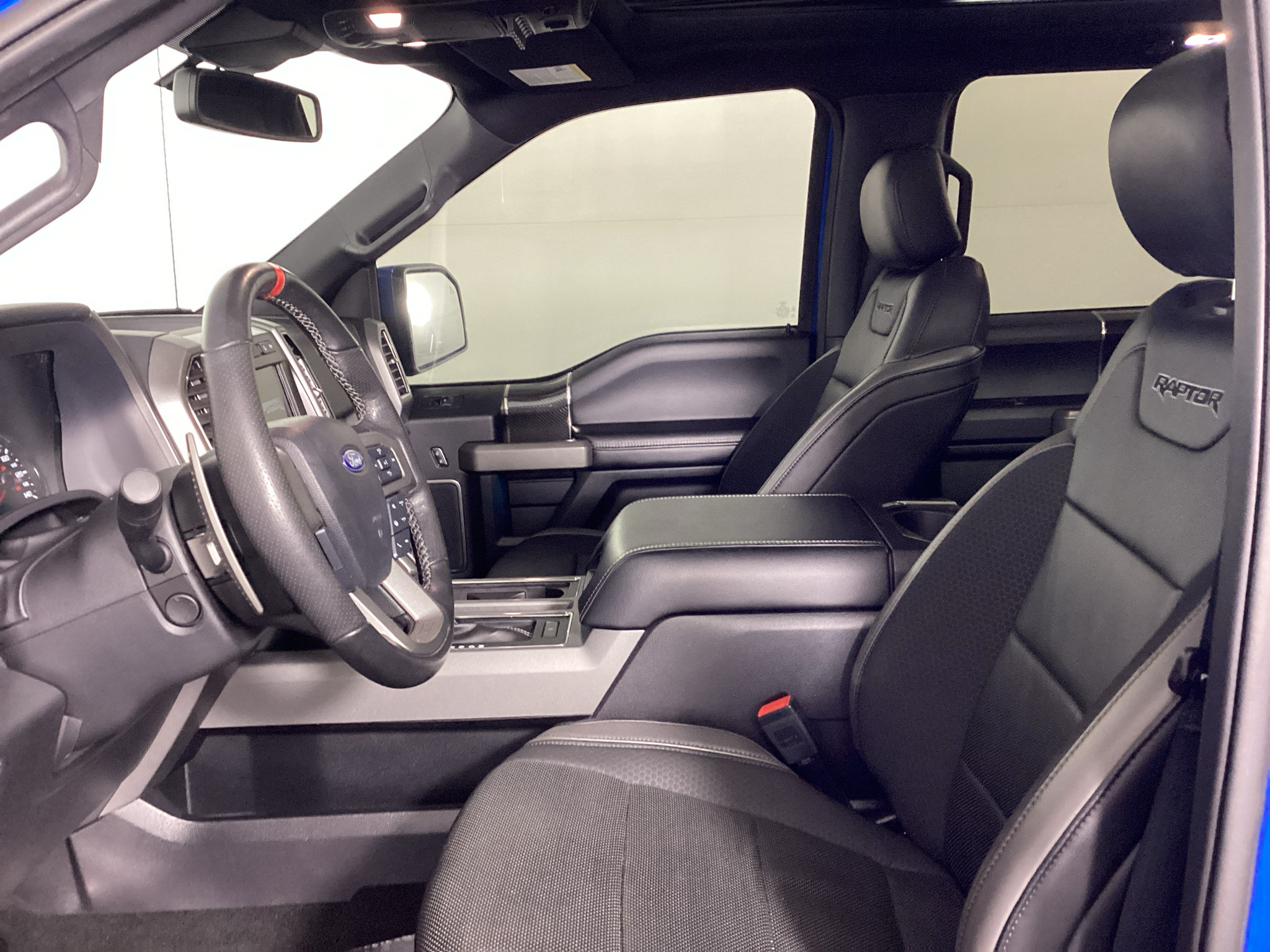 Used 2019 Ford F150 Raptor w/ Equipment Group 802A Luxury AWD/4WD image 18