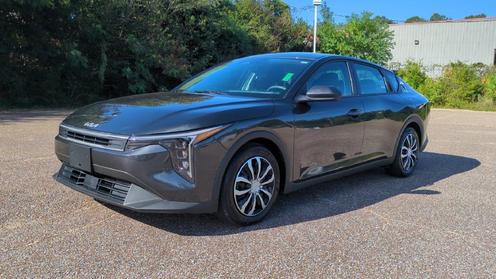 Used 2026 Kia K4 FWD image 1