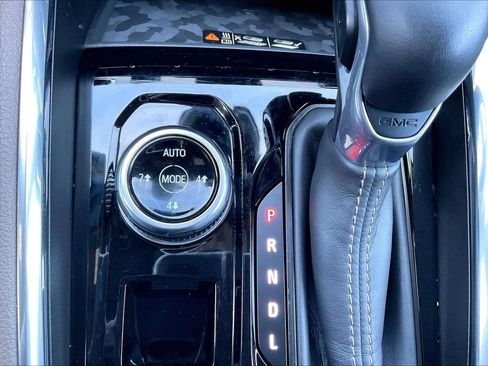 Used 2024 GMC Canyon Denali AWD/4WD image 34