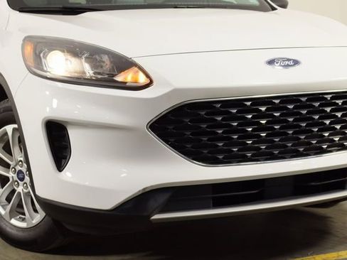 Used 2022 Ford Escape SE FWD image 63