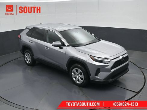 Used 2023 Toyota RAV4 LE AWD/4WD image 45