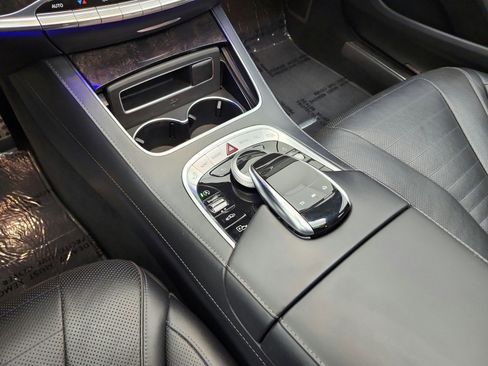 Used 2018 Mercedes-Benz S 560 Sedan image 12