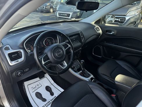 Used 2019 Jeep Compass Latitude w/ Cold Weather Group image 14