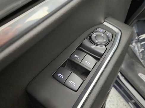 Used 2023 Chevrolet Silverado 1500 LT AWD/4WD image 30