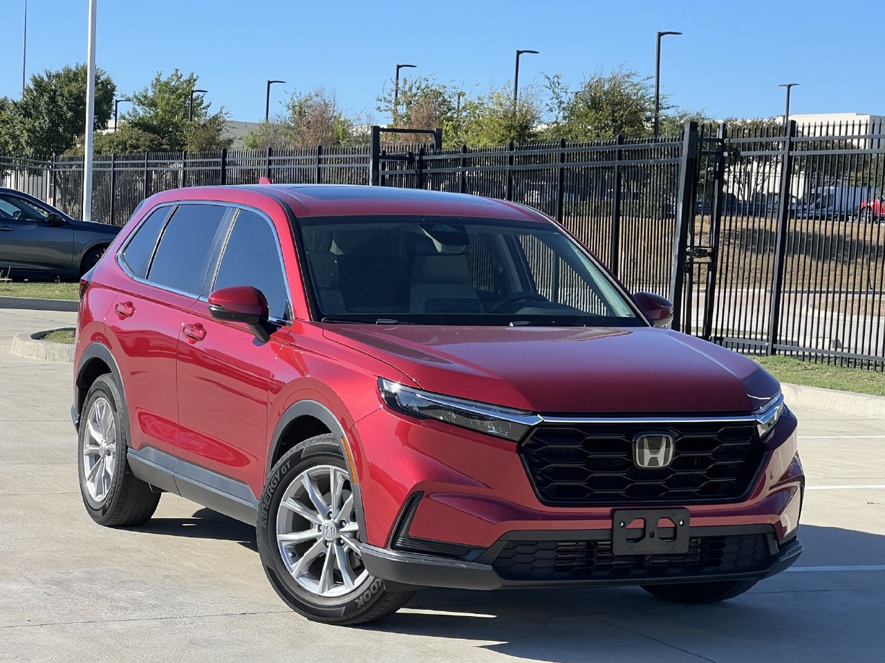 Used 2023 Honda CR-V EX image 1