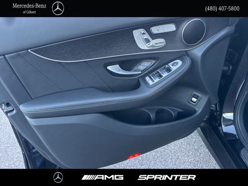 Used 2022 Mercedes-Benz GLC 300 4MATIC image 11