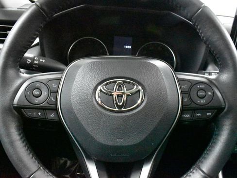 Used 2022 Toyota RAV4 XLE image 21