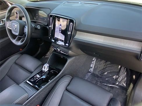 New 2025 Volvo XC40 B5 Plus w/ Protection Package Premier image 13