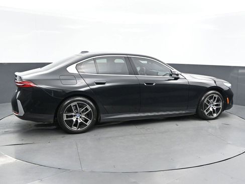 Used 2024 BMW i5 eDrive40i w/ M Sport Package image 8