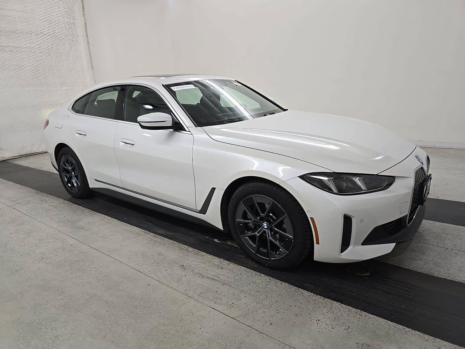 Used 2025 BMW i4 xDrive40i w/ Premium Package AWD/4WD image 3