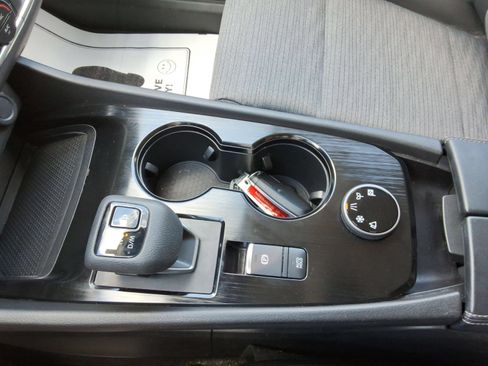 Used 2023 Nissan Rogue SV AWD/4WD image 18