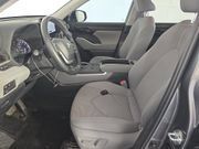 Used 2023 Toyota Highlander LE FWD image 7