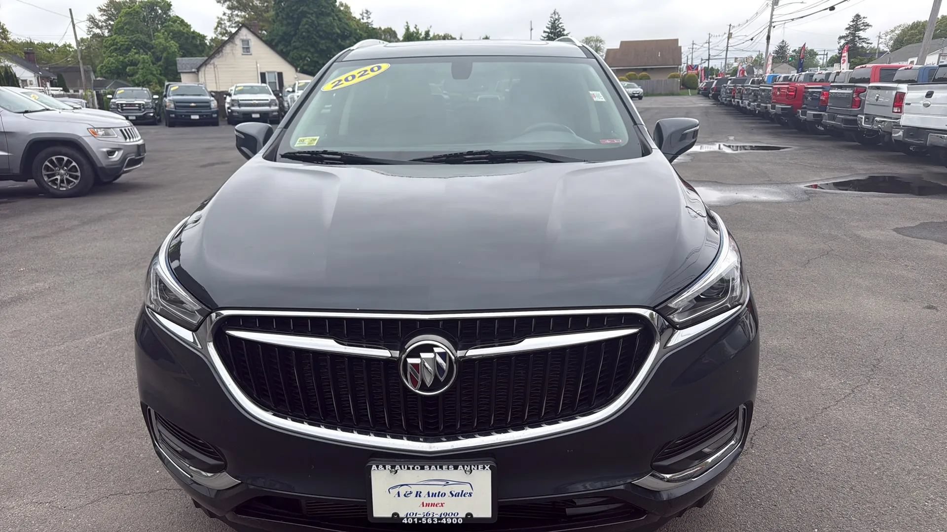 Used 2020 Buick Enclave Essence w/ Sound and Sites Package AWD/4WD image 2