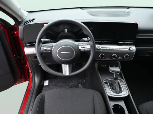Used 2026 Hyundai Kona SE FWD image 13