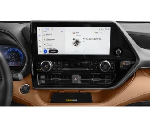 New 2026 Toyota Highlander Platinum image 13
