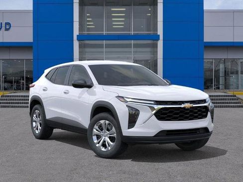 New 2026 Chevrolet Trax LS w/ Driver Confidence Package image 7