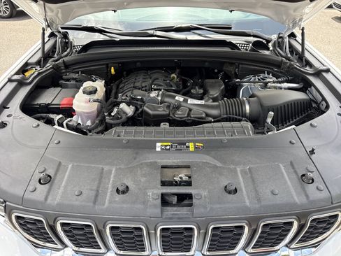 Used 2024 Jeep Grand Cherokee Laredo X w/ Luxury Tech Group I AWD/4WD image 35