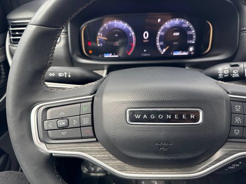 Used 2024 Jeep Wagoneer Series II w/ Flexible Seating Group AWD/4WD image 27
