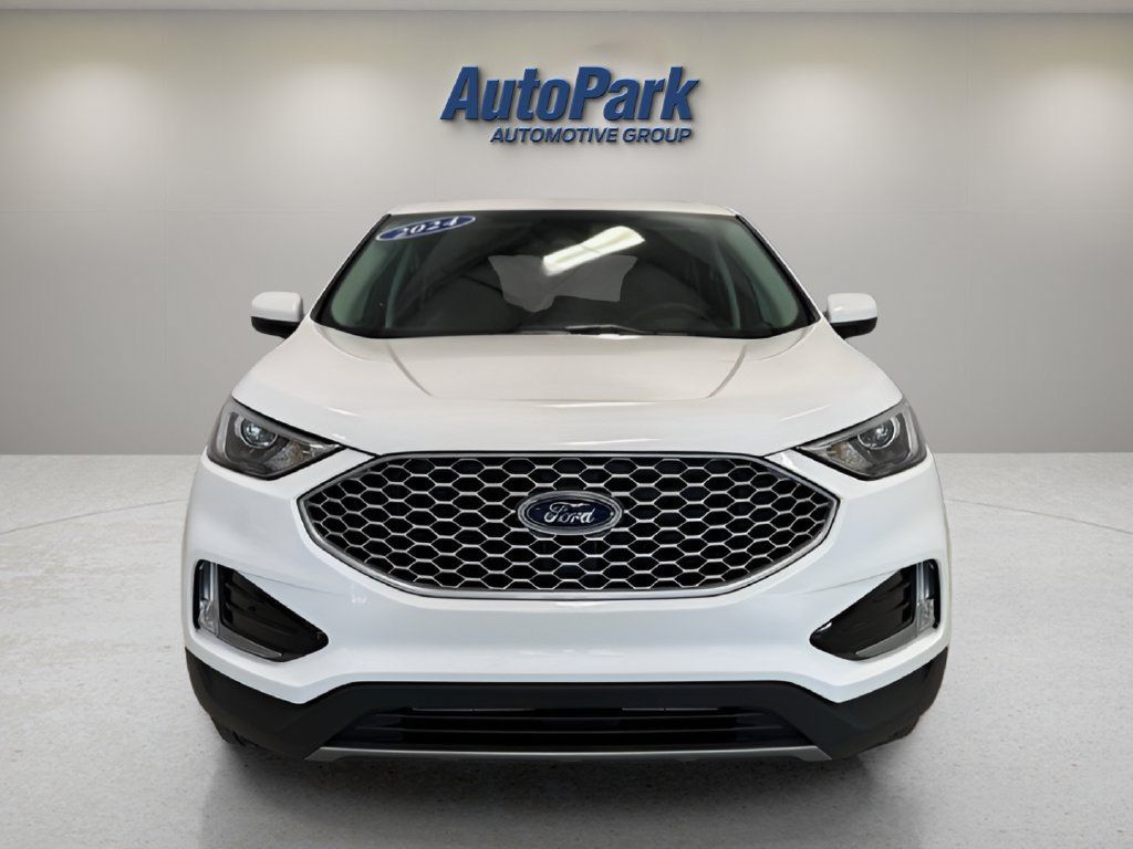 Certified 2024 Ford Edge SEL w/ Convenience Package AWD/4WD image 2