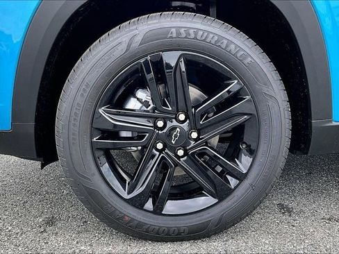 New 2026 Chevrolet Trax ACTIV w/ Sunroof Package FWD image 7