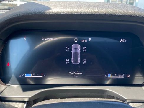 New 2025 Jeep Grand Cherokee Laredo X w/ Luxury Tech Group I AWD/4WD image 19