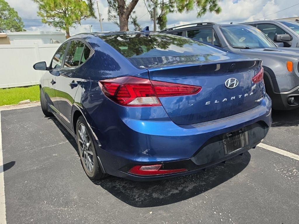 Used 2020 Hyundai Elantra Limited FWD image 14
