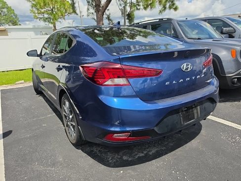 Used 2020 Hyundai Elantra Limited FWD image 14