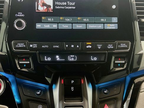 Used 2022 Honda Odyssey Touring image 12