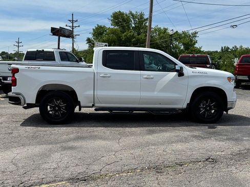 Used 2022 Chevrolet Silverado 1500 LT AWD/4WD image 2