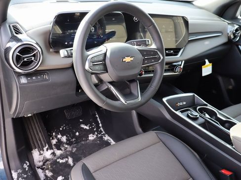 New 2026 Chevrolet Equinox LT w/ Convenience Package II image 3