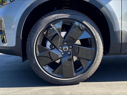 New 2026 Volvo XC40 B5 Ultra w/ Climate Package image 14