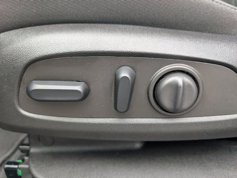 Used 2021 Chevrolet Blazer LT image 16