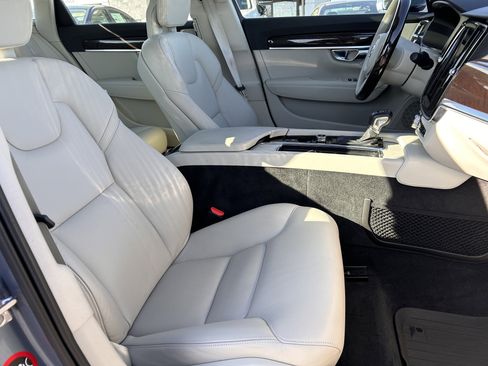 Used 2017 Volvo S90 T6 Momentum w/ Vision Package image 26