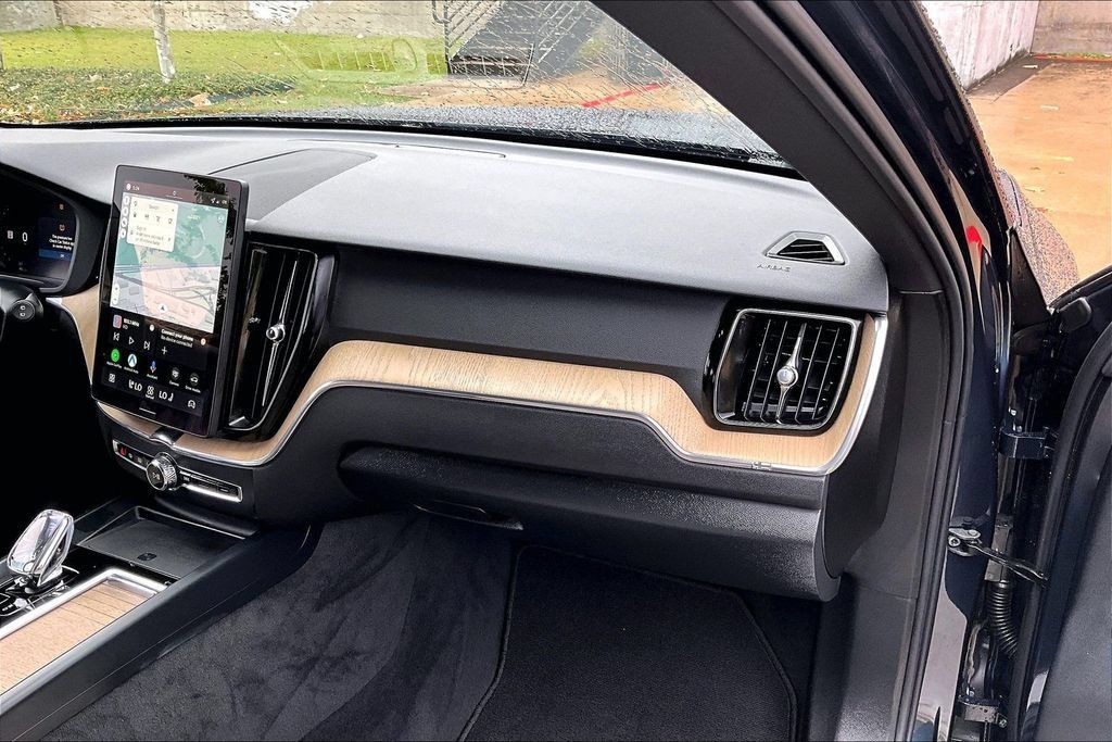 Certified 2026 Volvo XC60 B5 Plus AWD/4WD image 21