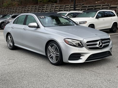 Used 2019 Mercedes-Benz E 300 image 4