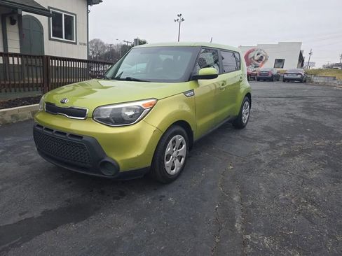 Used 2015 Kia Soul FWD image 1