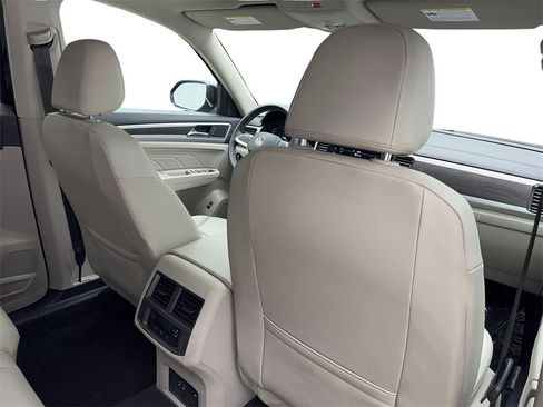 Used 2023 Volkswagen Atlas SE w/ Panoramic Sunroof Package image 44