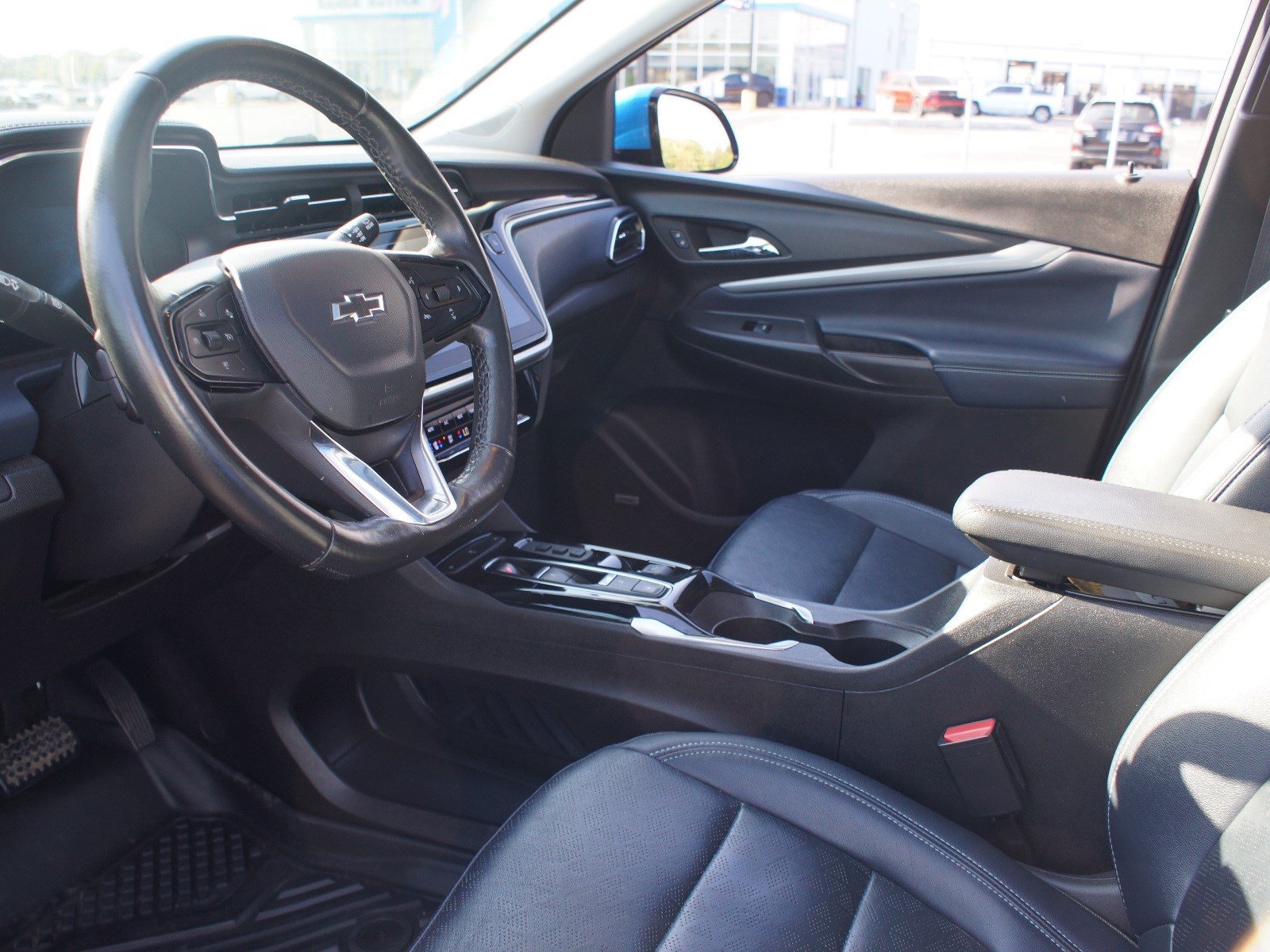 Used 2022 Chevrolet Bolt EUV Premier w/ Sun & Sound Package FWD image 14