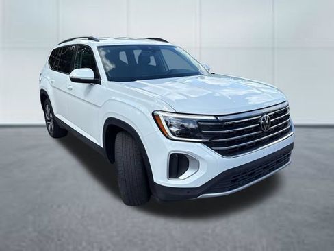 Used 2025 Volkswagen Atlas SE AWD/4WD image 5