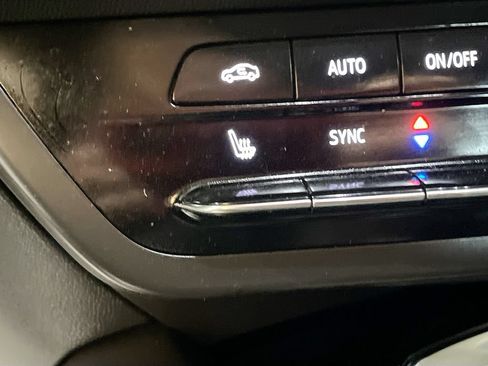 Used 2023 Buick Envision Essence w/ Sport Touring Package AWD/4WD image 19