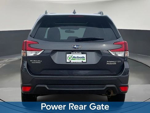 Used 2023 Subaru Forester Premium image 6