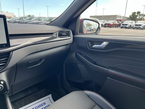 Certified 2023 Ford Escape ST-Line Select w/ Tech Pack #2 image 11